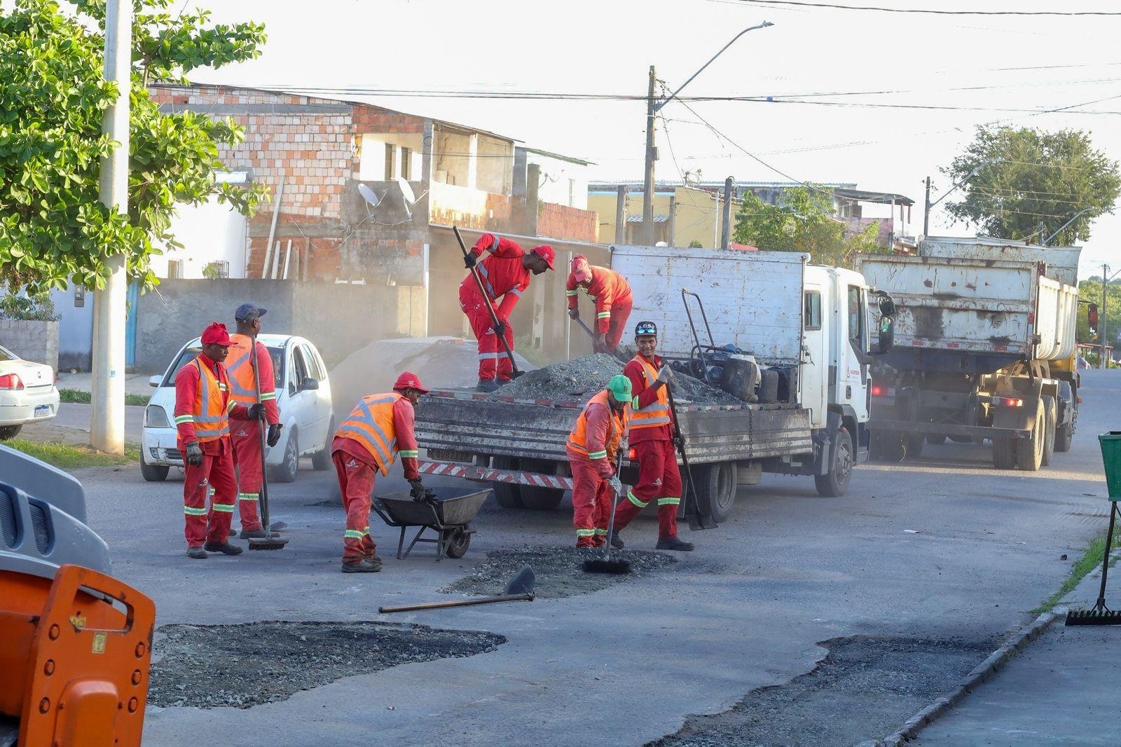 OPERAÇÃO TAPA BURACOS É REALIZADA NO BAIRRO TEOTÔNIO VILELA EM ILHÉUS OPERAÇÃO TAPA BURACOS É REALIZADA NO BAIRRO TEOTÔNIO VILELA EM ILHÉUS
