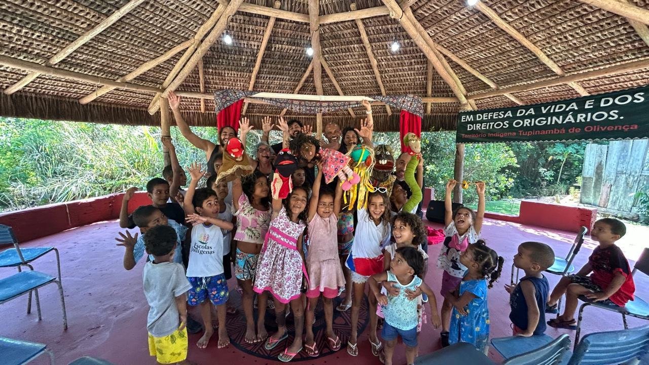 A AVENTURA DE MARIÁ E MURECI ENCANTA CRIANÇAS NAS PRIMEIRAS APRESENTAÇÕES EM ILHÉUS