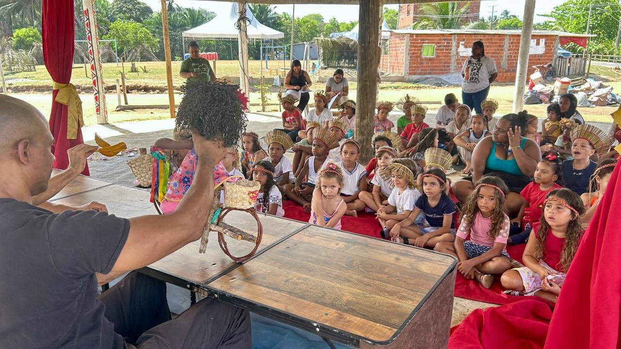 A AVENTURA DE MARIÁ E MURECI ENCANTA CRIANÇAS NAS PRIMEIRAS APRESENTAÇÕES EM ILHÉUS