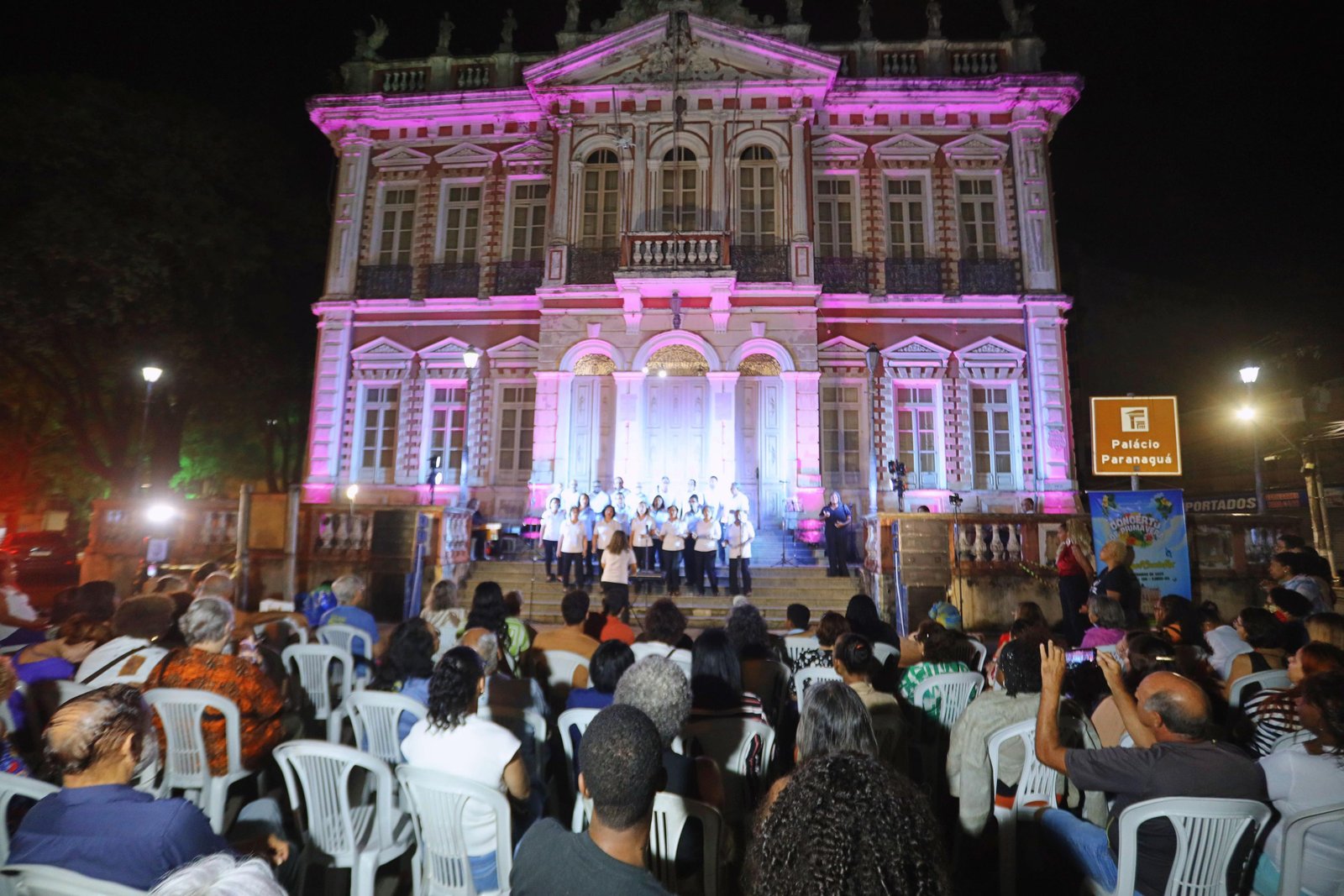 CONCERTO DE PRIMAVERA REÚNE CORAIS NA ESCADARIA DO PALÁCIO PARANAGUÁ