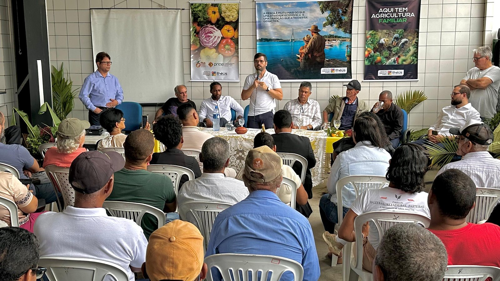 1º ENCONTRO ENTRE ASSOCIAÇÕES E BANCOS NO TERMINAL PESQUEIRO É REALIZADO EM ILHÉUS