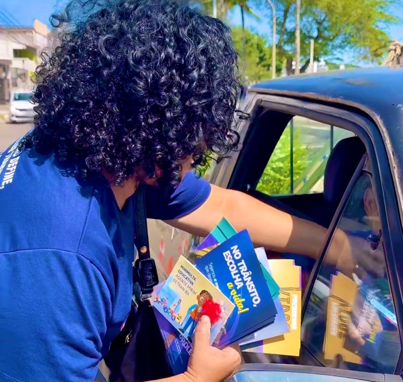 ILHÉUS REALIZA A PRIMEIRA BLITZ SOLIDÁRIA “NO TRÂNSITO, ESCOLHA A VIDA”