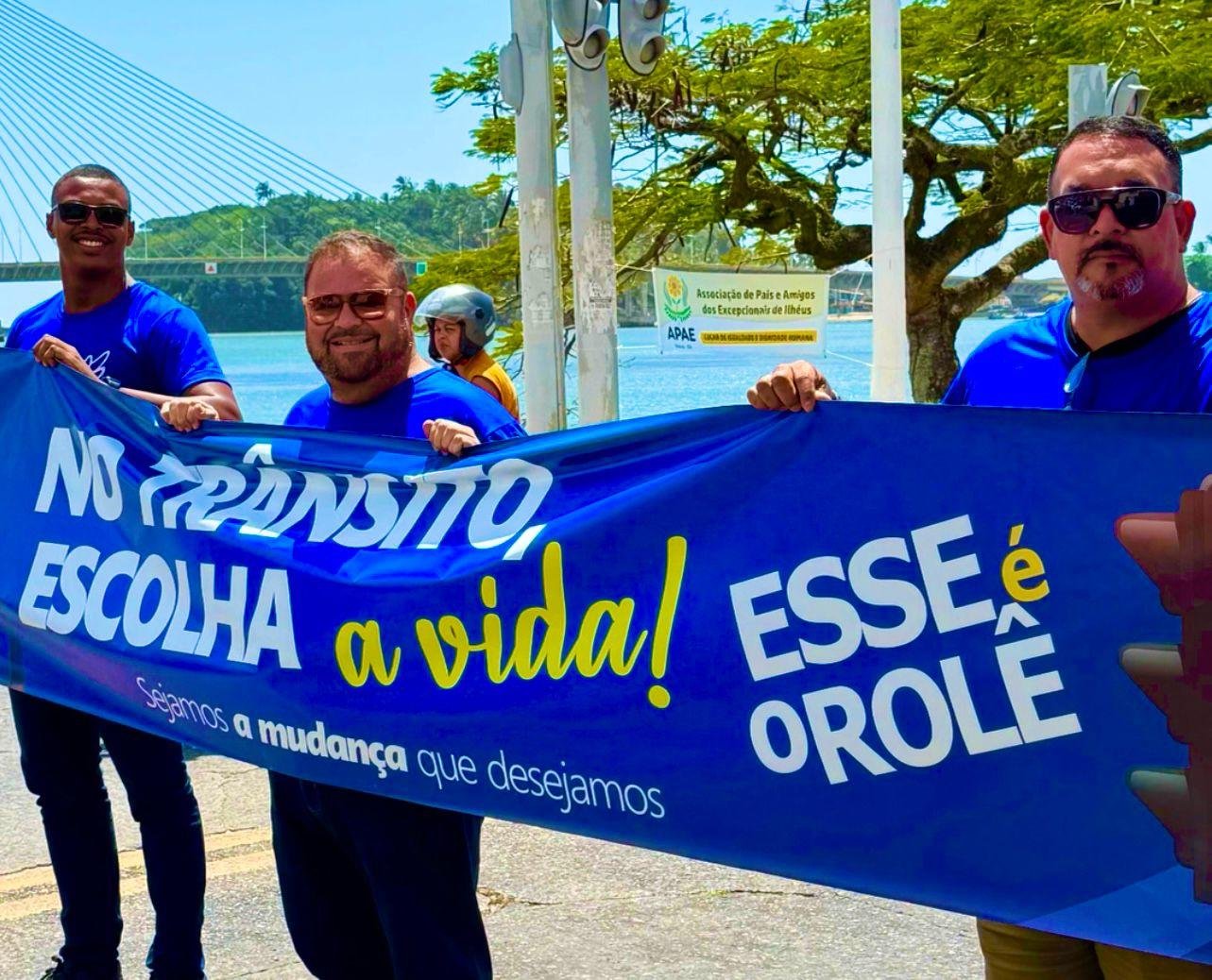 ILHÉUS REALIZA A PRIMEIRA BLITZ SOLIDÁRIA “NO TRÂNSITO, ESCOLHA A VIDA”