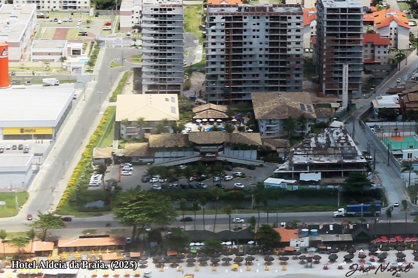 JOSÉ NAZAL DESTACA MUDANÇAS URBANAS NA ZONA SUL DE ILHÉUS EM REGISTROS AÉREOS DE 2002