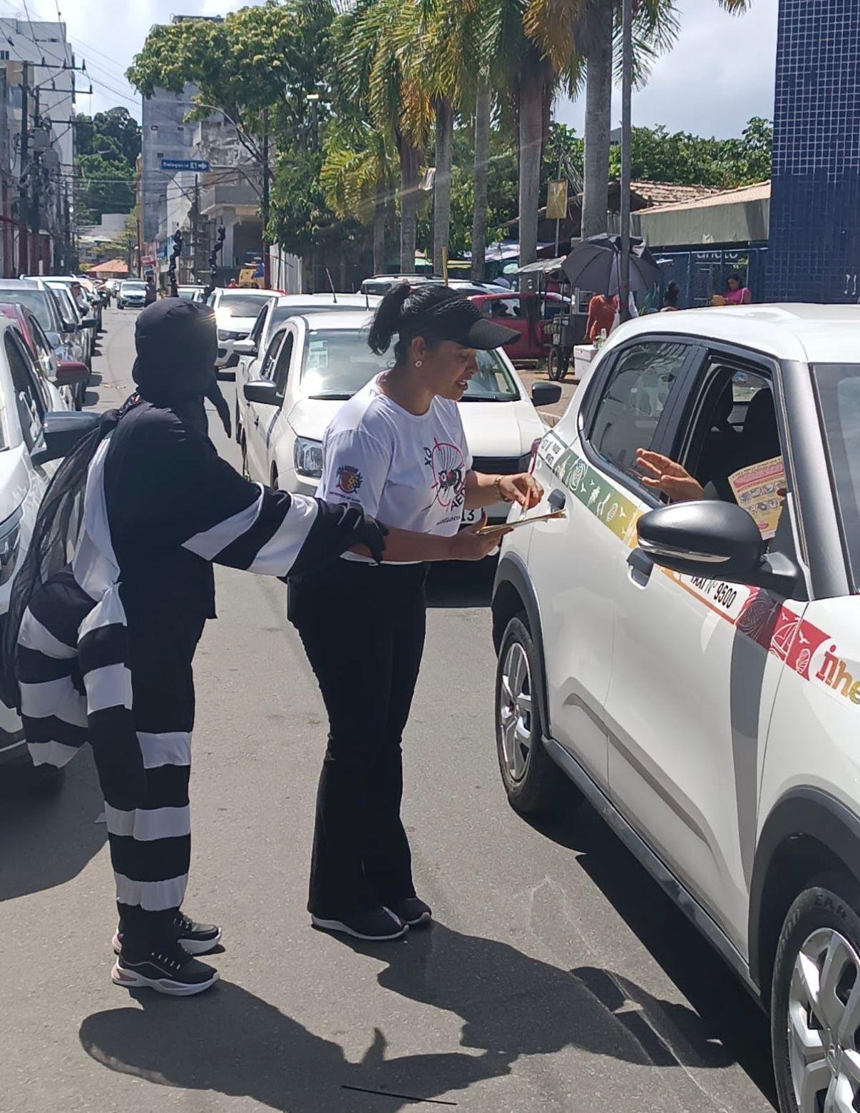 ILHÉUS REALIZA DIA D DE MOBILIZAÇÃO NACIONAL CONTRA A DENGUE COM AÇÕES EDUCATIVAS E BLITZ NO CENTRO ILHÉUS REALIZA DIA D DE MOBILIZAÇÃO NACIONAL CONTRA A DENGUE COM AÇÕES EDUCATIVAS E BLITZ NO CENTRO