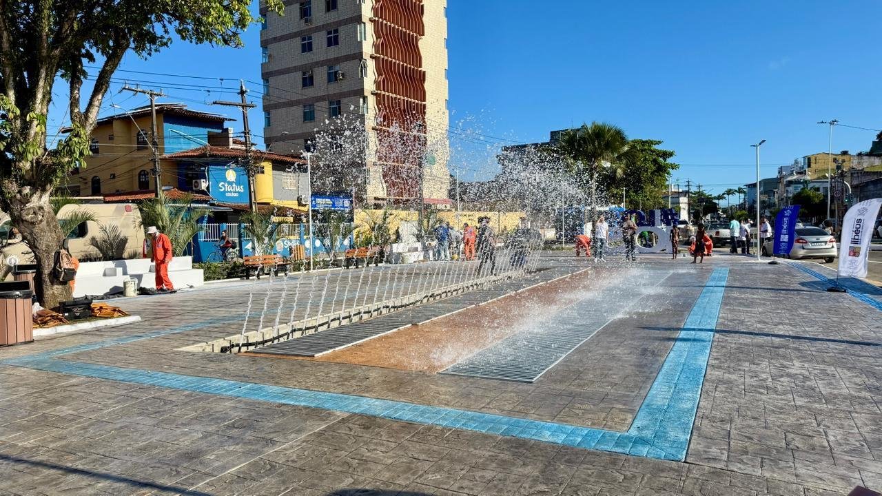 PRAÇA MISAEL TAVARES É INAUGURADA COM DESTAQUE PARA TÚNEL DE ÁGUA LUMINOSA PRAÇA MISAEL TAVARES É INAUGURADA COM DESTAQUE PARA TÚNEL DE ÁGUA LUMINOSA