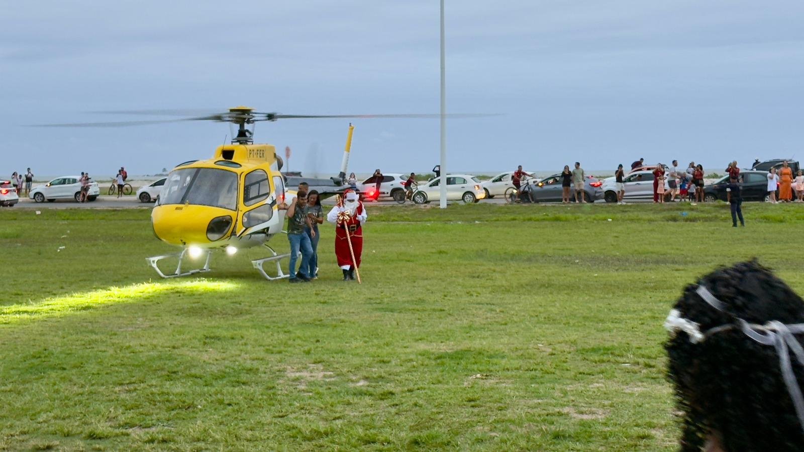 PAPAI NOEL ESTARÁ NA AVENIDA DOIS DE JULHO TODA SEXTA, SÁBADO E DOMINGO, DAS 17H ÀS 20H, ATÉ 6 DE JANEIRO