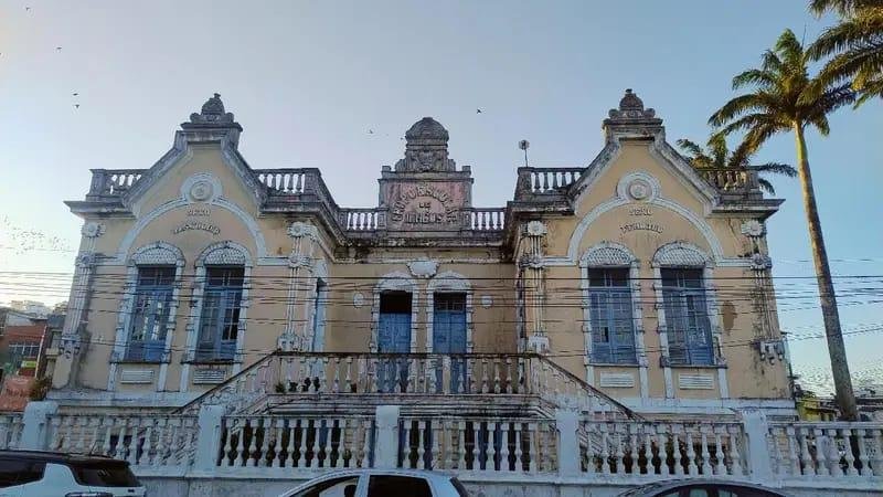 PREFEITO VALDERICO JÚNIOR VISITA PRÉDIO HISTÓRICO DO GENERAL OSÓRIO COM EMPRESÁRIOS DA AVATIM APÓS REPERCUSSÃO DE REPORTAGEM DO O TABULEIRO