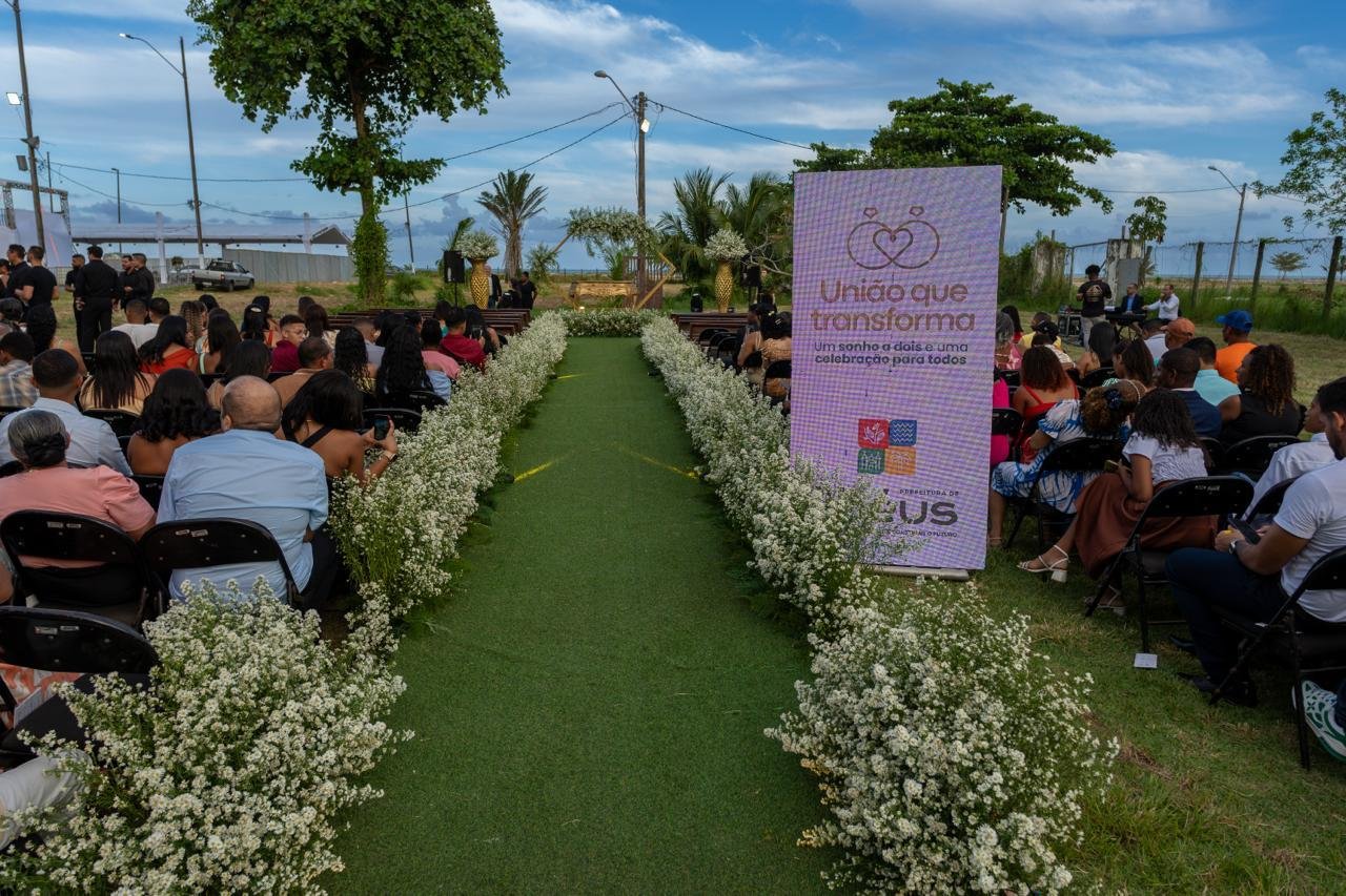 ILHÉUS CELEBRA A UNIÃO DE 35 CASAIS EM CASAMENTO COMUNITÁRIO