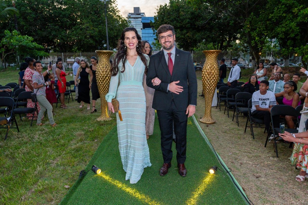 ILHÉUS CELEBRA A UNIÃO DE 35 CASAIS EM CASAMENTO COMUNITÁRIO