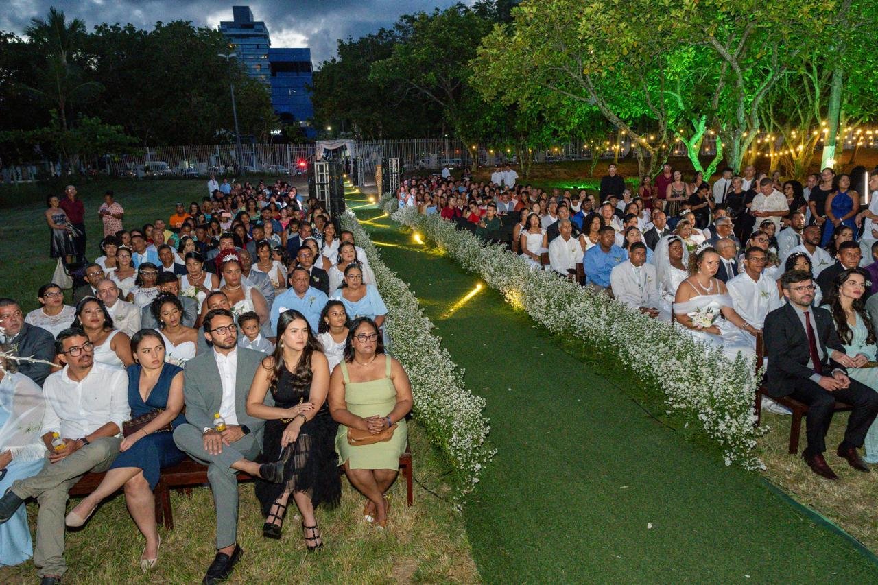 ILHÉUS CELEBRA A UNIÃO DE 35 CASAIS EM CASAMENTO COMUNITÁRIO