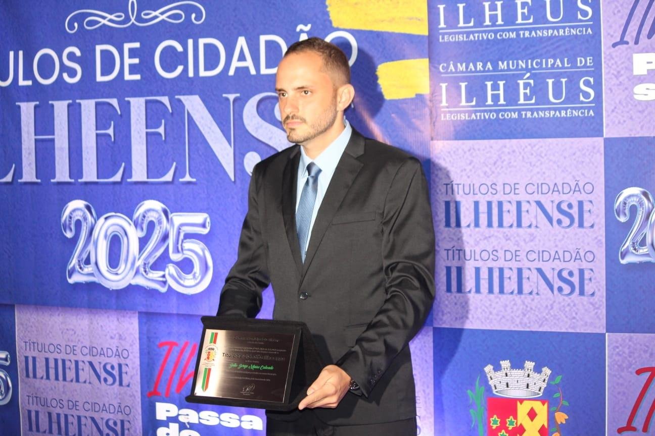 DIRETOR-GERAL DO HOSPITAL REGIONAL COSTA DO CACAU RECEBE TÍTULO DE CIDADÃO ILHEENSE