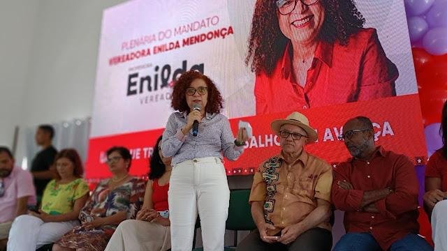 PLENÁRIA DO MANDATO DE ENILDA MENDONÇA REÚNE LIDERANÇAS POLÍTICAS E COMUNIDADE EM ILHÉUS 