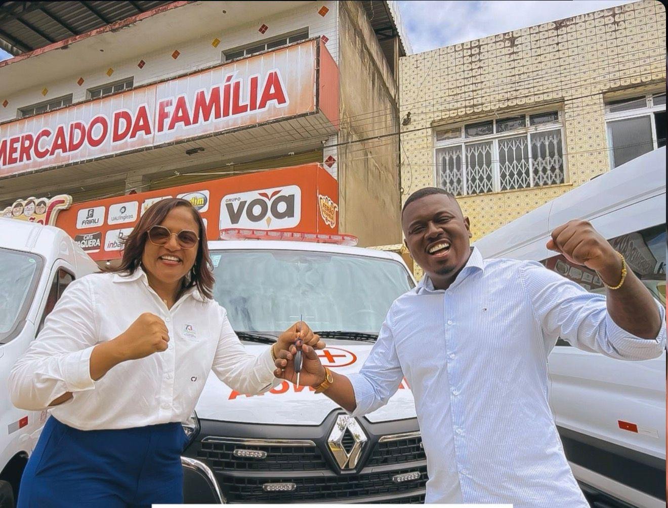 PANCADINHA ENTREGA AMBULÂNCIA E RECEBE TÍTULO DE CIDADÃO ITAJUIPENSE