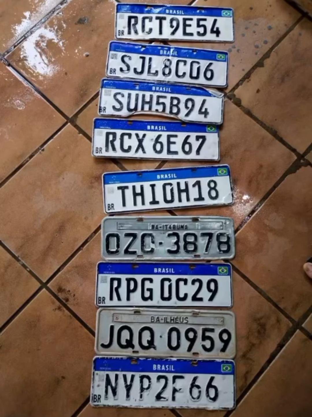 PLACAS DE VEÍCULOS SÃO ENCONTRADAS NO CEPLUS APÓS ALAGAMENTO EM ILHÉUS