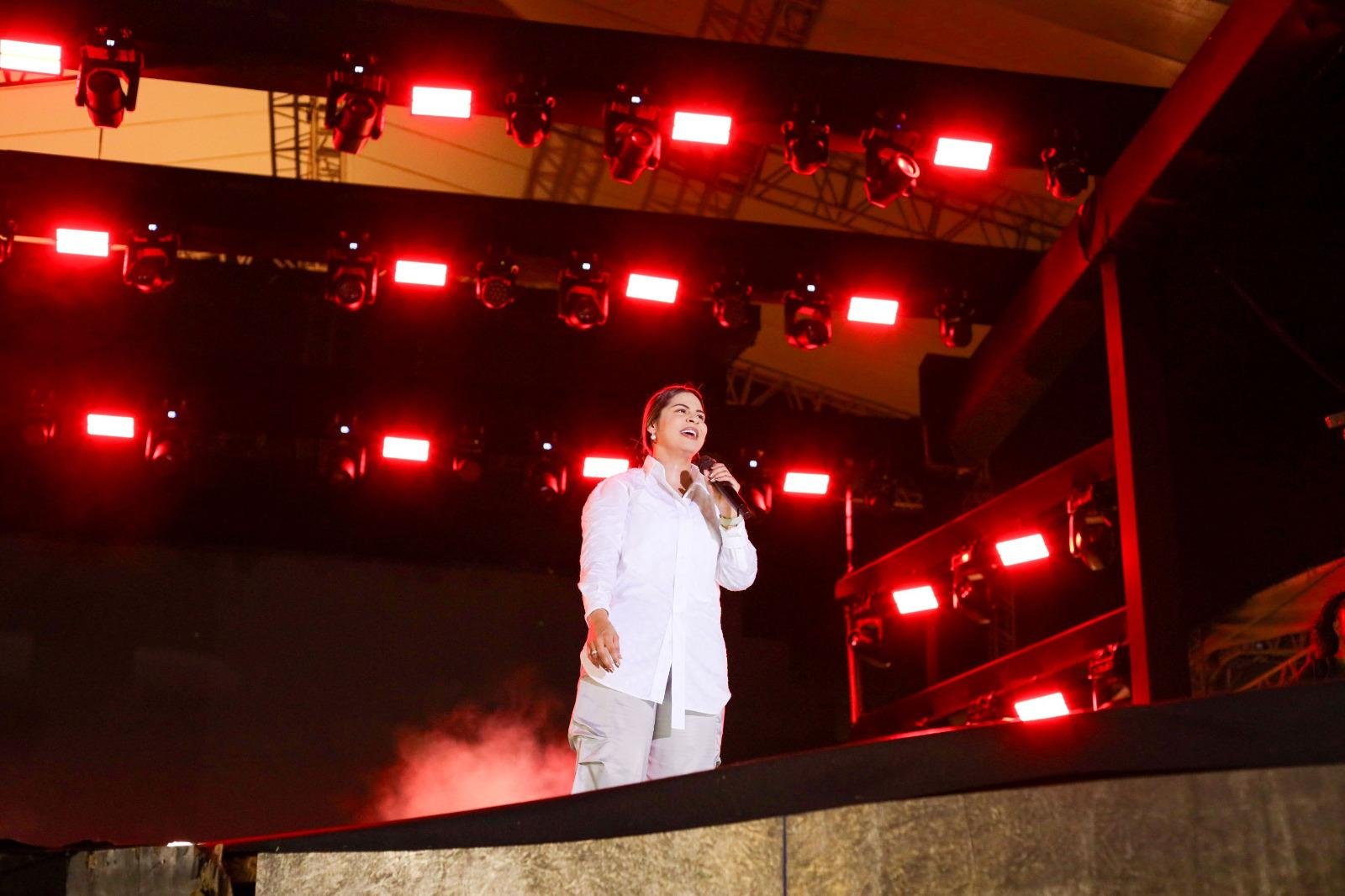 ILHÉUS ABENÇOADA ABRE A VIRADA ILHÉUS 2026 COM NOITE MARCADA POR FÉ, ORGANIZAÇÃO E TRANQUILIDADE