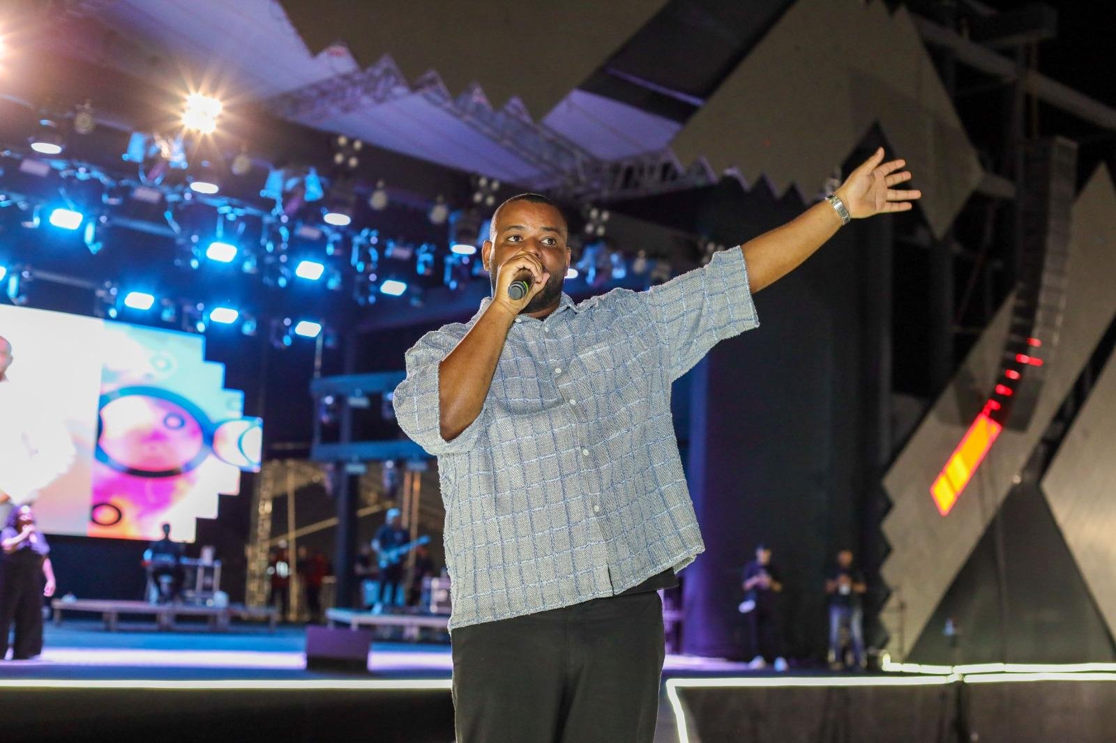 ILHÉUS ABENÇOADA ABRE A VIRADA ILHÉUS 2026 COM NOITE MARCADA POR FÉ, ORGANIZAÇÃO E TRANQUILIDADE