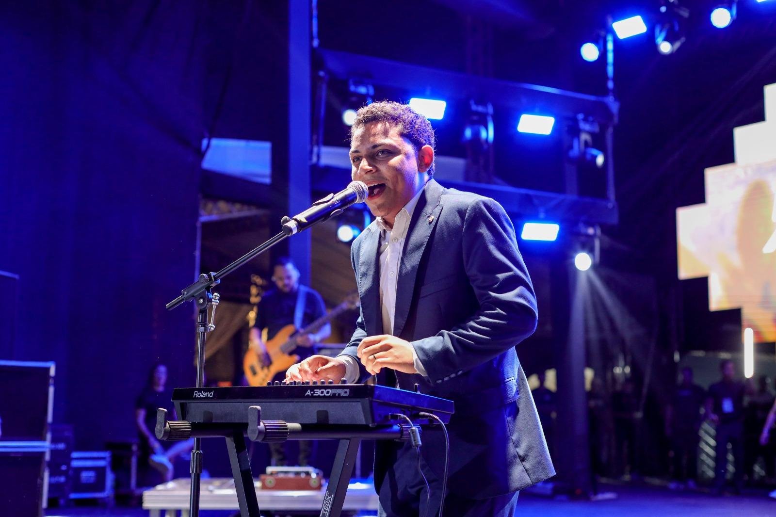 ILHÉUS ABENÇOADA ABRE A VIRADA ILHÉUS 2026 COM NOITE MARCADA POR FÉ, ORGANIZAÇÃO E TRANQUILIDADE