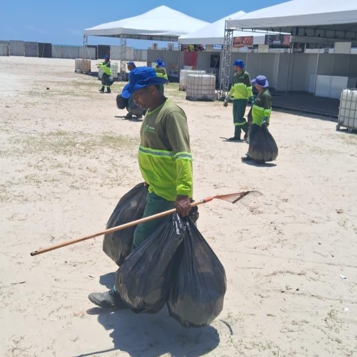 PREFEITURA DE ILHÉUS MANTÉM COLETA DE LIXO REGULAR NO DIA 31 DE DEZEMBRO PREFEITURA DE ILHÉUS MANTÉM COLETA DE LIXO REGULAR NO DIA 31 DE DEZEMBRO