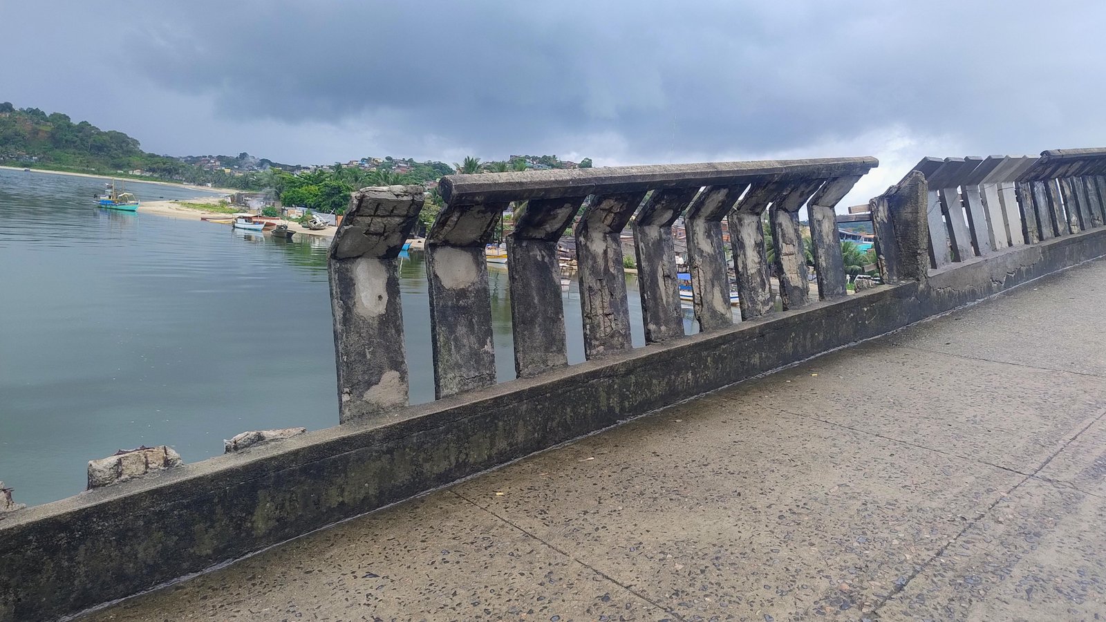 PASSARELA ENTRE BARRA (ITAÍPE) E SÃO MIGUEL APRESENTA RISCO DE DEGRADAÇÃO EM ILHÉUS