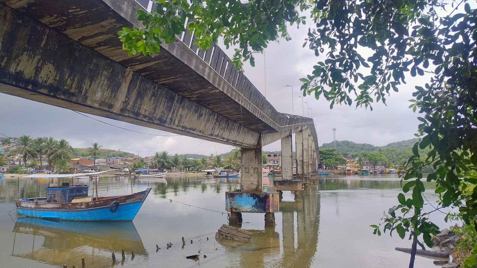 PASSARELA ENTRE BARRA (ITAÍPE) E SÃO MIGUEL APRESENTA RISCO DE DEGRADAÇÃO EM ILHÉUS