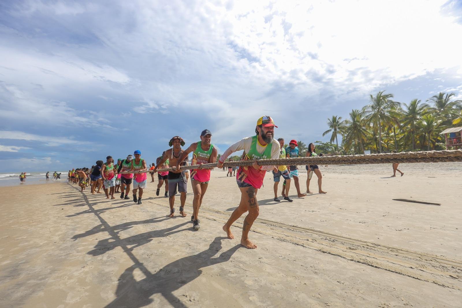 PUXADA DO MASTRO DE SÃO SEBASTIÃO MANTÉM TRADIÇÃO E REÚNE MULTIDÃO EM OLIVENÇA