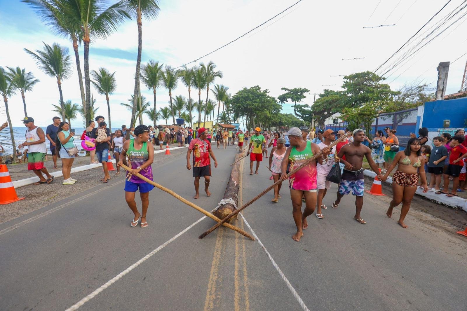 PUXADA DO MASTRO DE SÃO SEBASTIÃO MANTÉM TRADIÇÃO E REÚNE MULTIDÃO EM OLIVENÇA