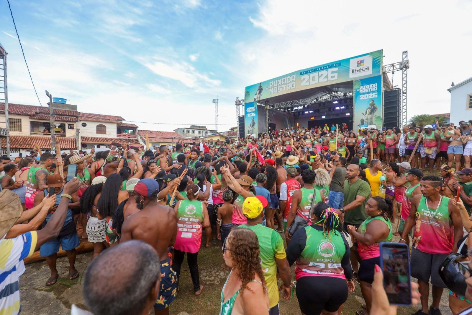 PUXADA DO MASTRO DE SÃO SEBASTIÃO MANTÉM TRADIÇÃO E REÚNE MULTIDÃO EM OLIVENÇA