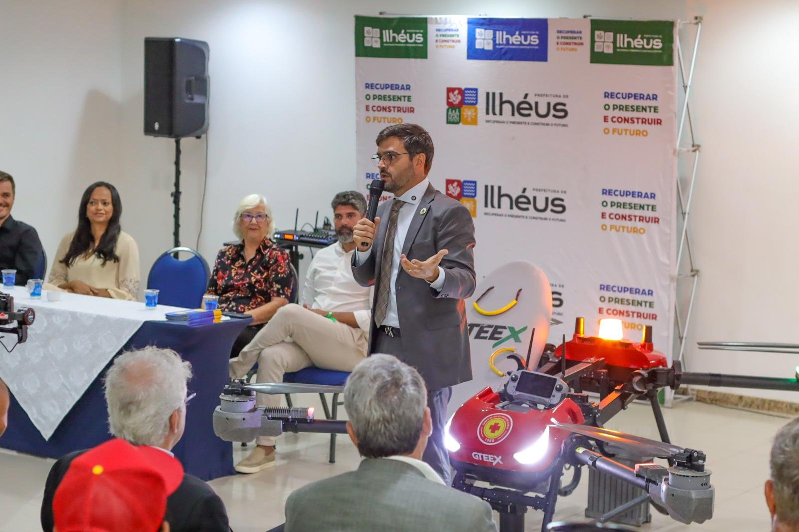 EQUIPES DE SALVAMENTO AQUÁTICO RECEBEM DRONE SALVA-VIDAS PARA FORTALECER SEGURANÇA NAS PRAIAS 