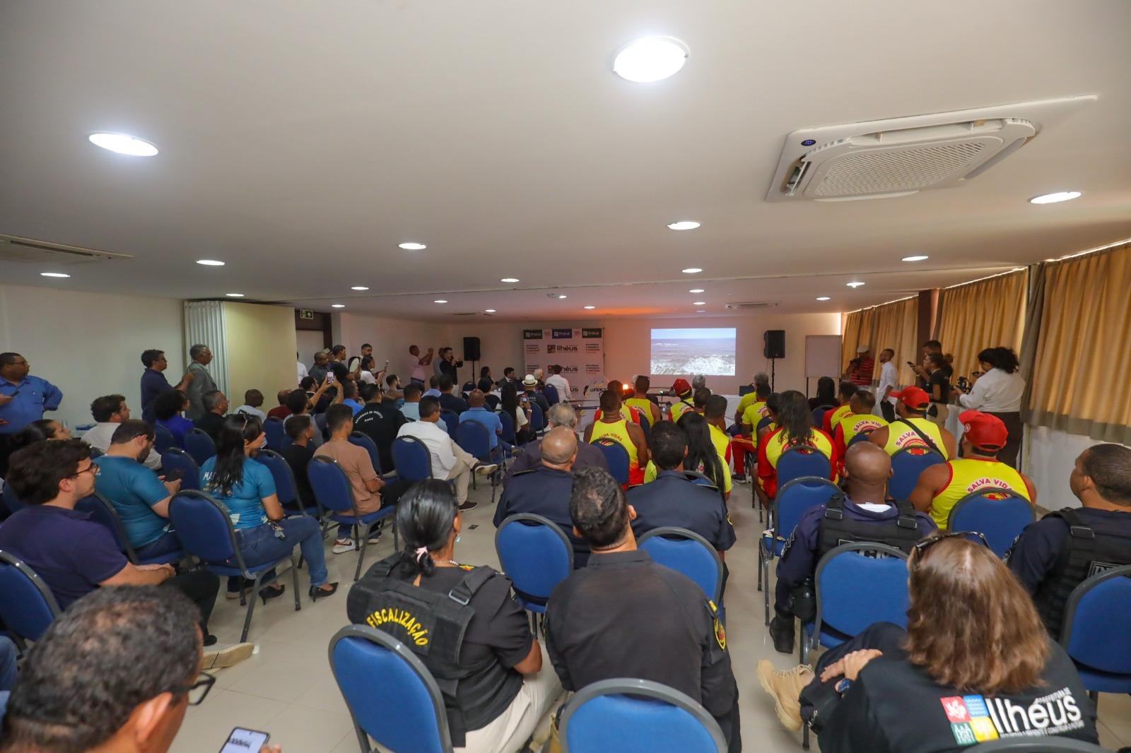 EQUIPES DE SALVAMENTO AQUÁTICO RECEBEM DRONE SALVA-VIDAS PARA FORTALECER SEGURANÇA NAS PRAIAS 