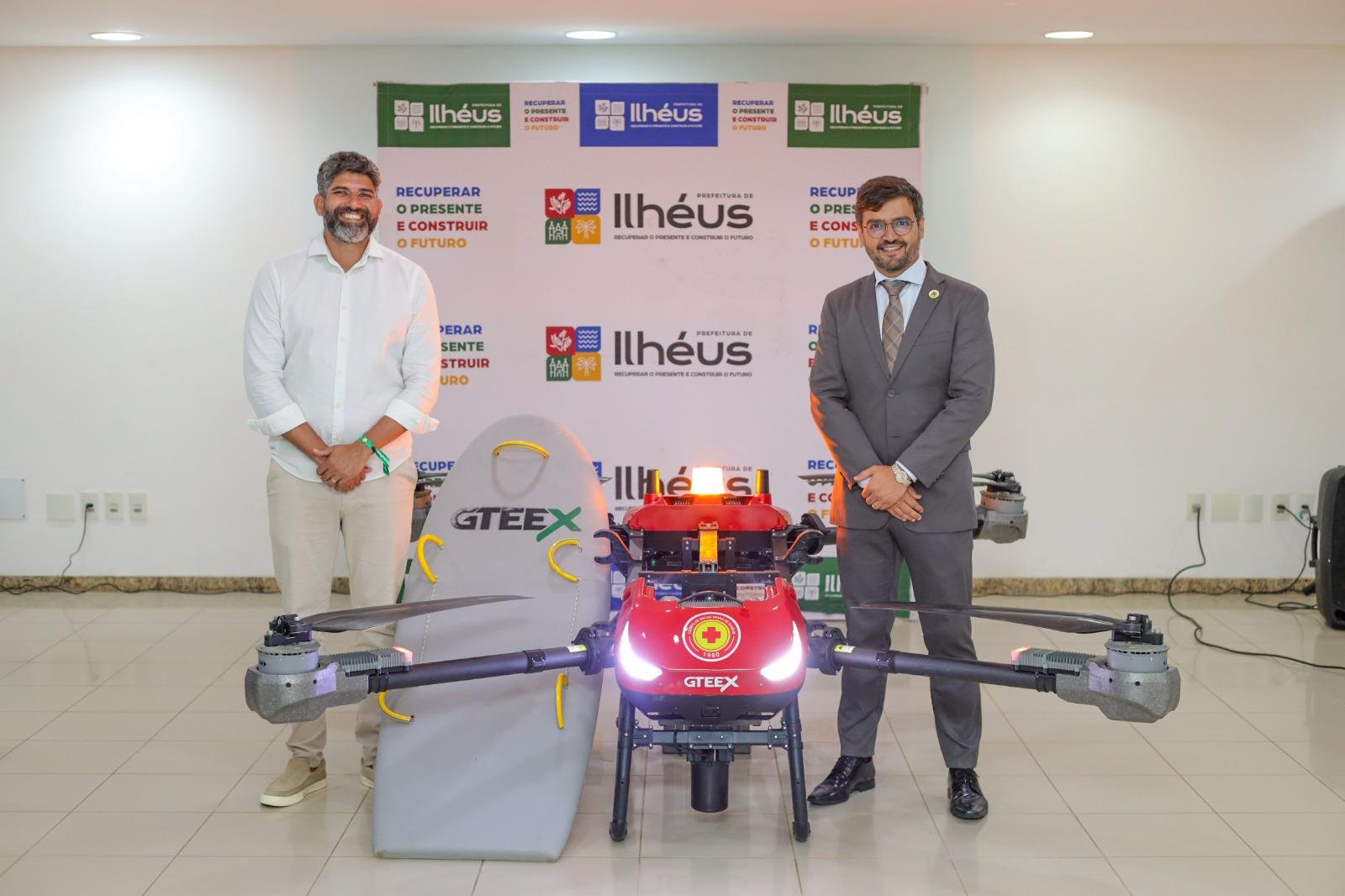 EQUIPES DE SALVAMENTO AQUÁTICO RECEBEM DRONE SALVA-VIDAS PARA FORTALECER SEGURANÇA NAS PRAIAS 