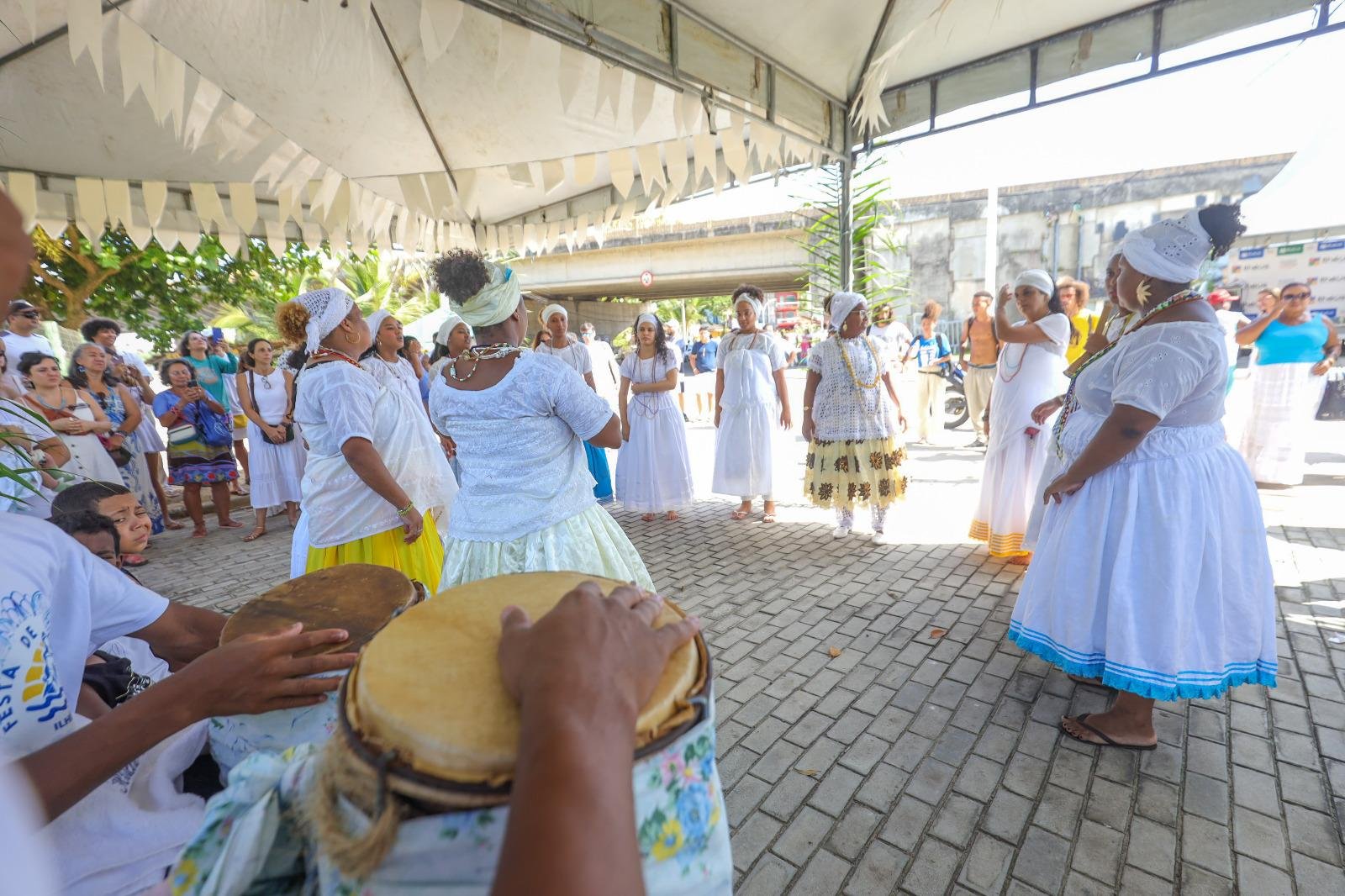 FESTA DE IEMANJÁ MOVIMENTA ILHÉUS COM CELEBRAÇÕES RELIGIOSAS E SHOWS MUSICAIS FESTA DE IEMANJÁ MOVIMENTA ILHÉUS COM CELEBRAÇÕES RELIGIOSAS E SHOWS MUSICAIS