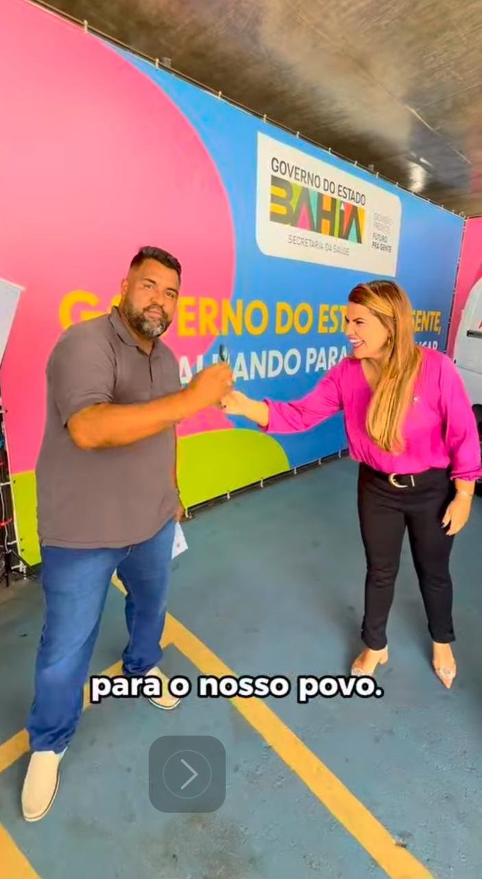 ENTREGA DE AMBULÂNCIA VIRA PALANQUE: PRIMEIRA-DAMA DE ITABUNA USA ESTRUTURA PÚBLICA EM PROMOÇÃO PESSOAL PRÉ-ELEITORAL 