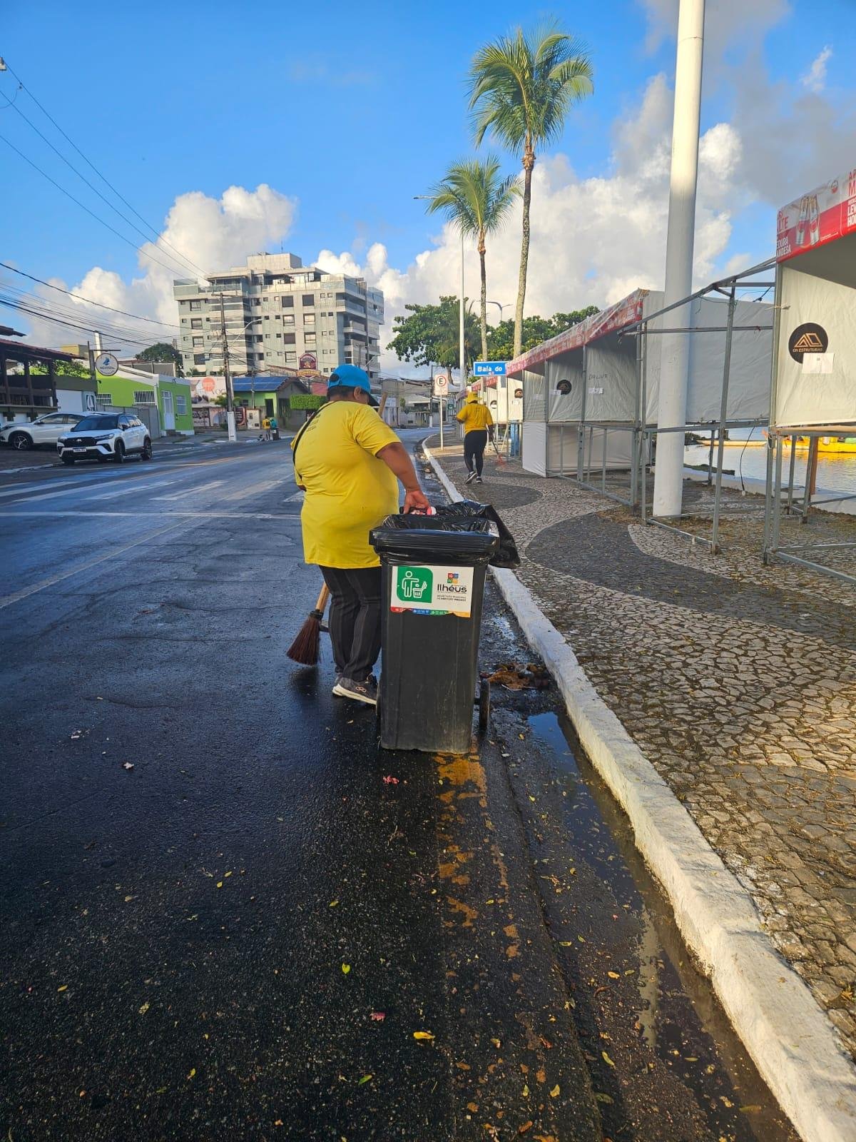 FORÇA-TAREFA DE LIMPEZA É REALIZADA NO PONTAL PARA O CARNAVAL 2026
