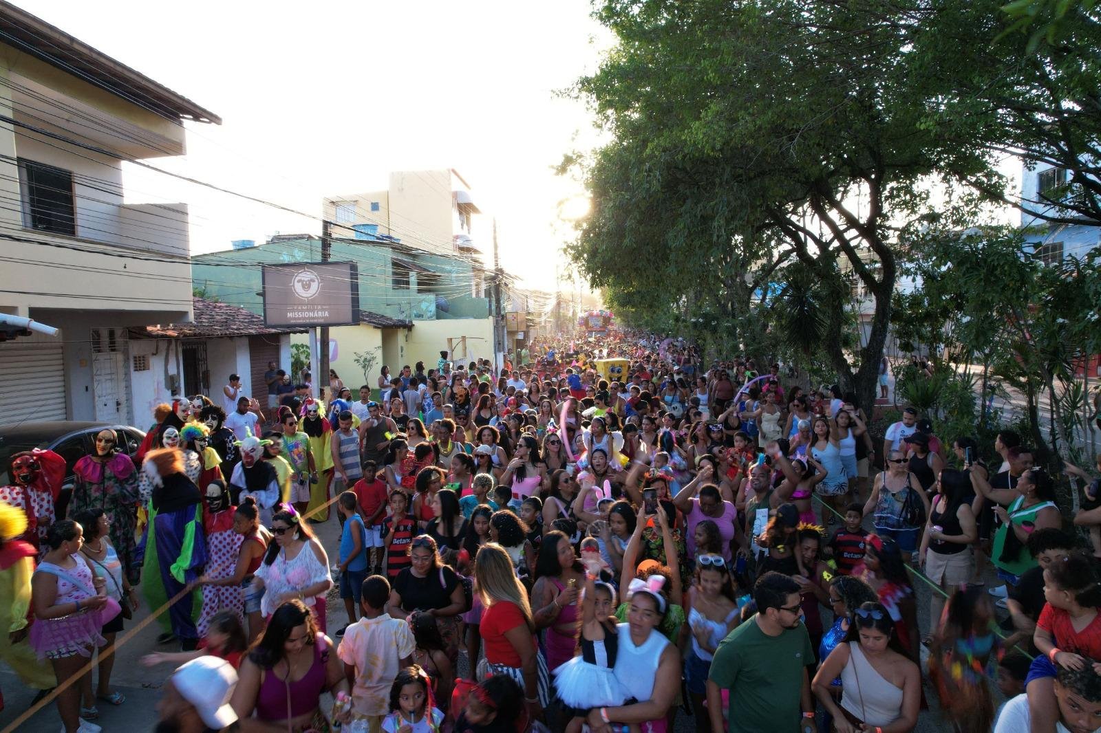 CARNAVAL DE ILHÉUS 2026 ANIMA BAIRROS E FORTALECE TRADIÇÃO CULTURAL 