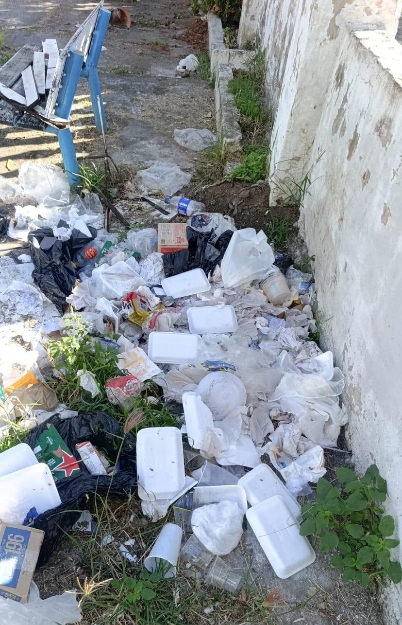 ARROMBADO, TOMADO POR LIXO E COM POSSÍVEL ACERVO EXPOSTO: GENERAL OSÓRIO SEGUE EM ABANDONO NO CENTRO DE ILHÉUS