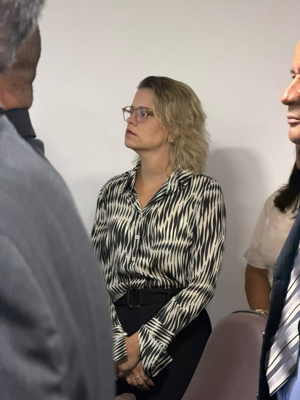 CÂMARA DE LAURO DE FREITAS DÁ POSSE A TRÊS NOVOS VEREADORES APÓS CASSAÇÃO POR FRAUDE À COTA DE GÊNERO