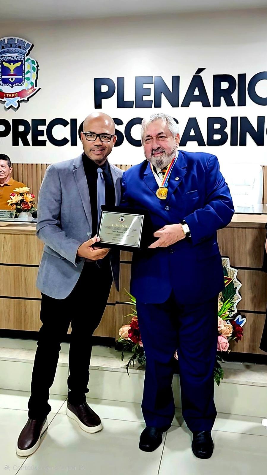 CARLOS SODRÉ RECEBE COMENDA EM ITAPÉ E LANÇA SUA PRÉ-CANDIDATURA AO SENADO CARLOS SODRÉ RECEBE COMENDA EM ITAPÉ E LANÇA SUA PRÉ-CANDIDATURA AO SENADO