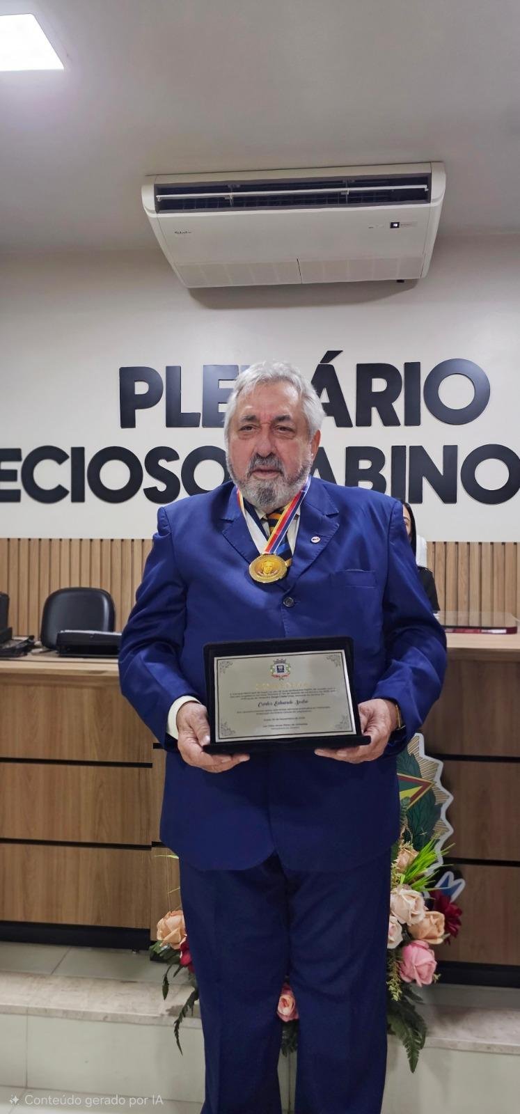 CARLOS SODRÉ RECEBE COMENDA EM ITAPÉ E LANÇA SUA PRÉ-CANDIDATURA AO SENADO CARLOS SODRÉ RECEBE COMENDA EM ITAPÉ E LANÇA SUA PRÉ-CANDIDATURA AO SENADO