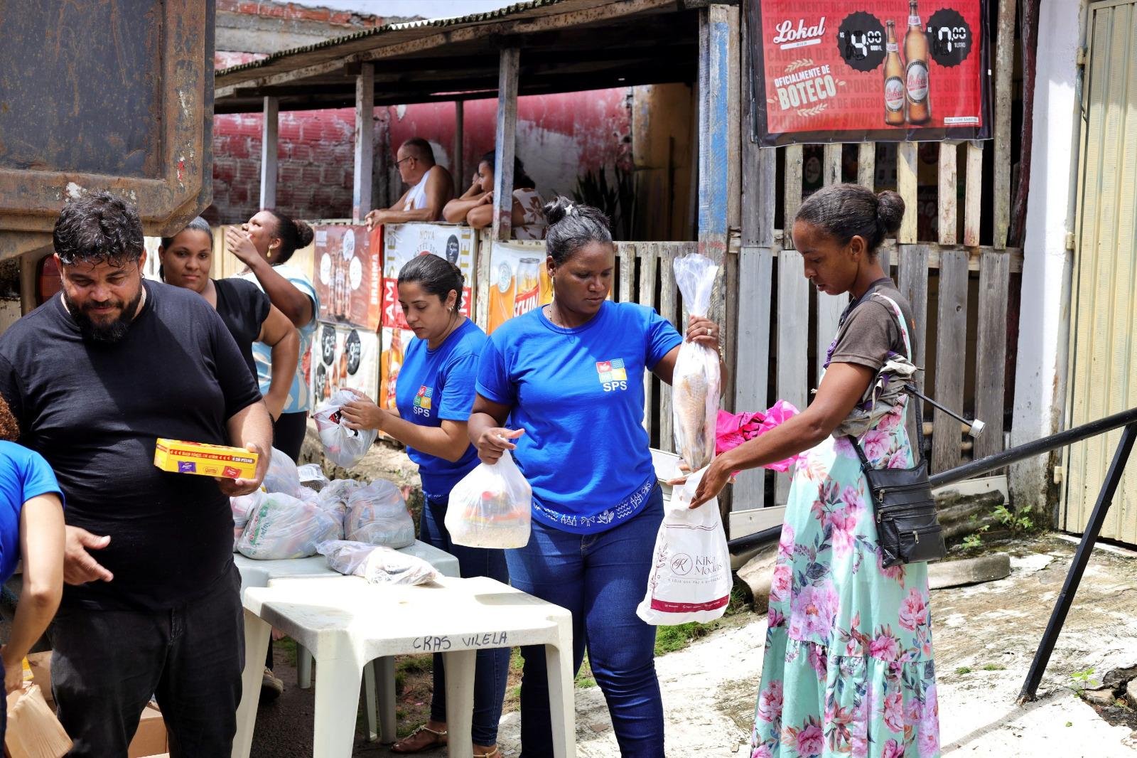 20 TONELADAS DE PEIXE SÃO DISTRIBUÍDAS PARA FAMÍLIAS EM VULNERABILIDADE SOCIAL DE ILHÉUS