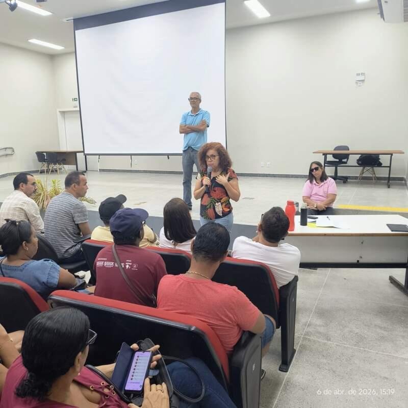 PROFESSORES DE ILHÉUS AMEAÇAM PARALISAÇÃO DE ADVERTÊNCIA PROFESSORES DE ILHÉUS AMEAÇAM PARALISAÇÃO DE ADVERTÊNCIA