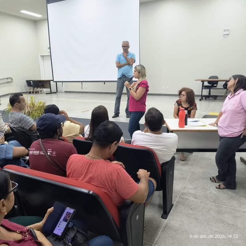PROFESSORES DE ILHÉUS AMEAÇAM PARALISAÇÃO DE ADVERTÊNCIA PROFESSORES DE ILHÉUS AMEAÇAM PARALISAÇÃO DE ADVERTÊNCIA