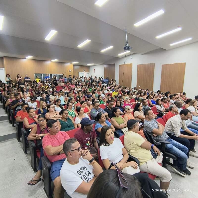 PROFESSORES DE ILHÉUS AMEAÇAM PARALISAÇÃO DE ADVERTÊNCIA PROFESSORES DE ILHÉUS AMEAÇAM PARALISAÇÃO DE ADVERTÊNCIA