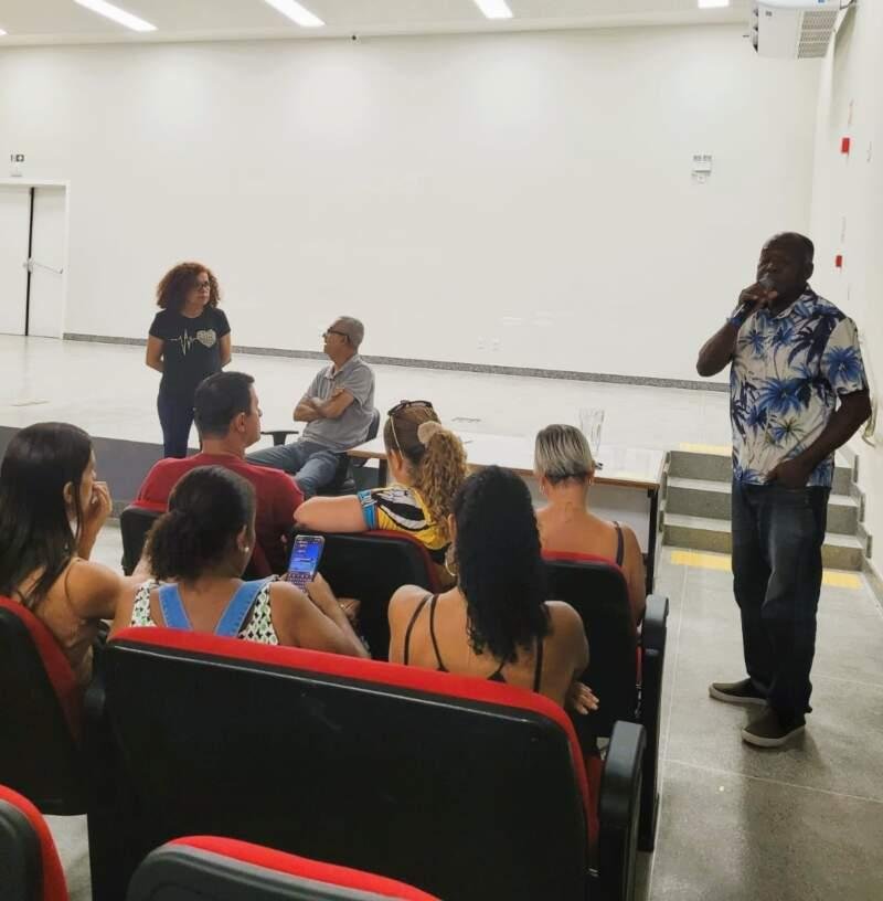 TRABALHADORES DA REDE MUNICIPAL DE ILHÉUS APROVAM PARALISAÇÃO PARA O DIA 15