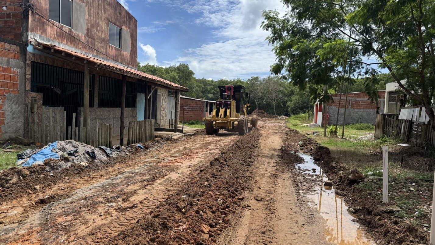 PAVIMENTAÇÃO É INICIADA NA AVENIDA GOVERNADOR PAULO SOUTO EM ILHÉUS PAVIMENTAÇÃO É INICIADA NA AVENIDA GOVERNADOR PAULO SOUTO EM ILHÉUS