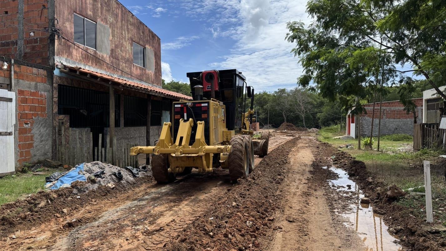PAVIMENTAÇÃO É INICIADA NA AVENIDA GOVERNADOR PAULO SOUTO EM ILHÉUS PAVIMENTAÇÃO É INICIADA NA AVENIDA GOVERNADOR PAULO SOUTO EM ILHÉUS