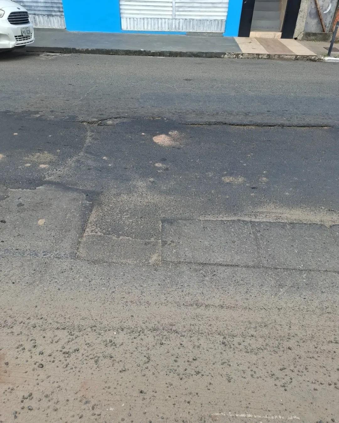 MORADORES DENUNCIAM FALHAS EM OBRAS DE VALAS PARA POSSÍVEL REDE DE GÁS ENTRE BARRA DO ITAÍPE, AV. ACM E AV. SEVERINO VIEIRA, ZONA NORTE DE ILHÉUS