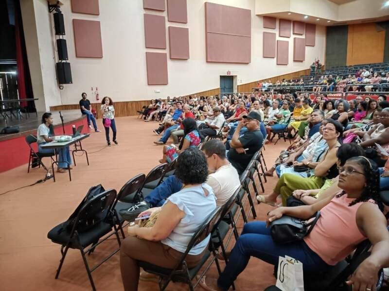 EDUCAÇÃO DE ILHÉUS APROVA PROPOSTA COM REAJUSTE NO PISO E PAGAMENTO RETROATIVO DO TICKET