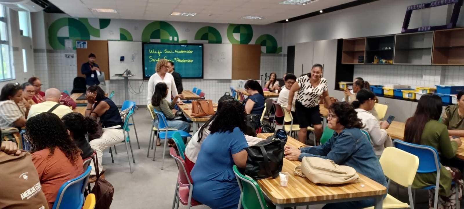 EDUCAÇÃO INTEGRAL DE ILHÉUS PARTICIPA DE OFICINA DE ROBÓTICA EDUCACIONAL