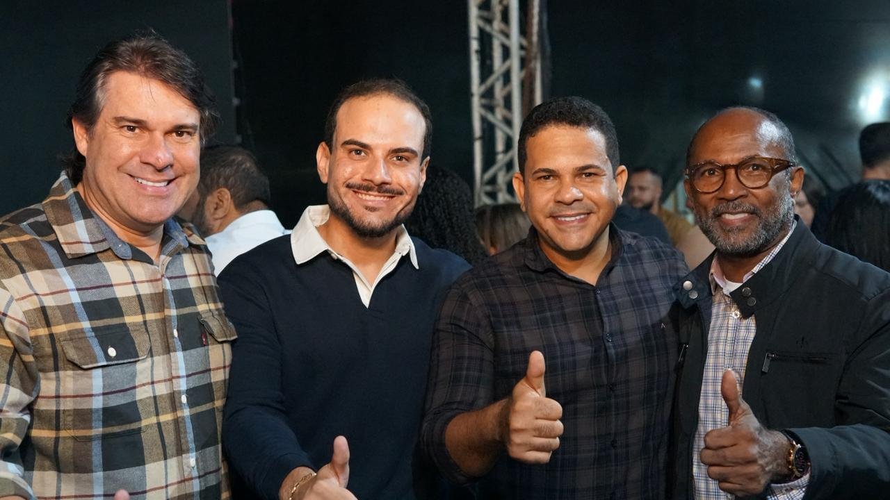 BEBETO GALVÃO DESTACA POTENCIAL TURÍSTICO E ECONÔMICO DE CAMAMU DURANTE FESTIVIDADES DO ANIVERSÁRIO DA CIDADE